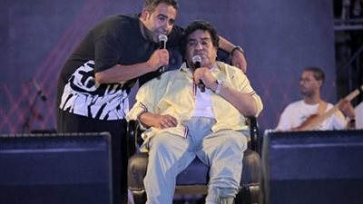 آخر ظهور للفنان أحمد عدوية بصحبة ابنه قبل الوفاة