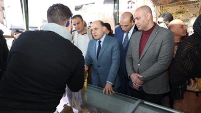 محافظ كفرالشيخ ورئيس الغرفة يفتتحان معرض «سوق اليوم الواحد» بالحامول
