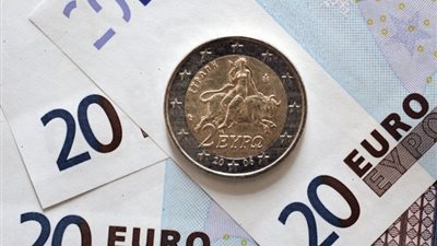 تزامنًا مع تراجع الدولار، انخفاض سعر اليورو مقابل الجنيه اليوم الاثنين