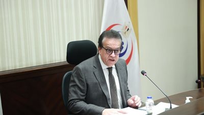 وزير الصحة يخفض ويوحد أسعار الكشف عن المواد المخدرة للعاملين بالدولة