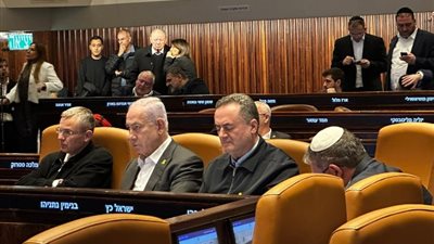 «الخدعة الكبرى»، هل زعم نتنياهو إصابته بالسرطان للتهرب من قضايا الفساد؟