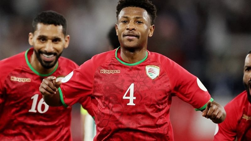 لاعبو منتخب عمان