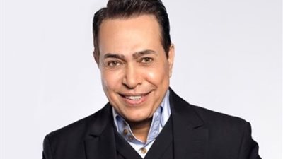 أبوه كان عمده ومنعه من الغناء .. محطات في حياة حكيم بعد تفكيره في الاعتزال