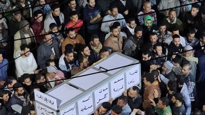 الآلاف يشيعون جنازة 3 شباب لقوا مصرعهم في حادث بالمنوفية