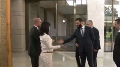 أحمد الشرع يرفض مصافحة وزيرة خارجية ألمانيا والسوشيال ميديا تشتعل (صور)