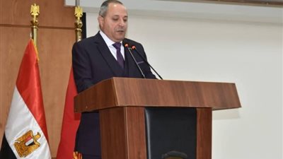 محافظ بورسعيد: لا بديل عن تطوير مستوى العمل لتغطية الاحتياجات