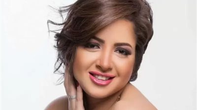 منى فاروق تهاجم لاعب كرة شهير: 