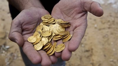 تراجع سعر الجنيه الذهب اليوم السبت في سوق الصاغة، اعرف سجل كام