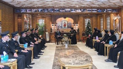 بمناسبة عيد الميلاد المجيد، اللواء محمود توفيق يزور البابا تواضروس لتقديم التهنئة