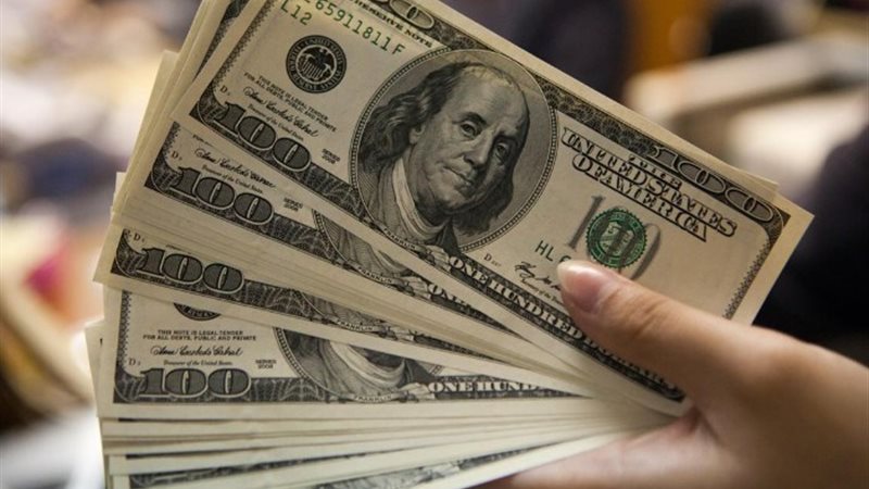 انفخاض سعر الدولار