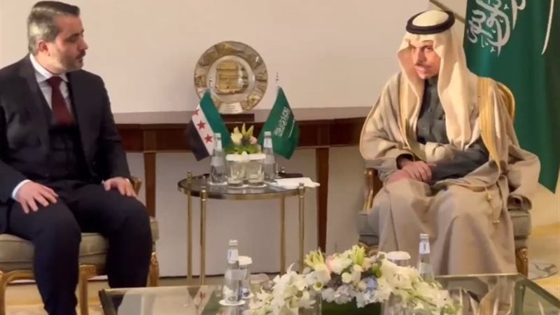 وزير الخارجية السعودي مع نظيره السوي