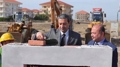 طفرة جديدة برأس البر، محافظ دمياط يضع حجر الأساس لمنتجع سكني تجاري