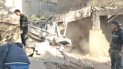 الجيزة: إزالة الأكشاك المخالفة والمتعارضة مع أعمال الرصف والتطوير بإمبابة (صور)