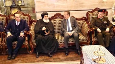 محافظ المنوفية يهنئ نيافة الأنبا بنيامين بعيد الميلاد المجيد