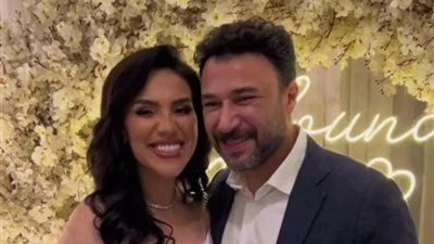 محمد العمروسي يدافع عن زوجته: الفاضي يعمل قاضي
