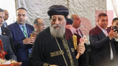 من داخل الكاتدرائية، البابا تواضروس الثاني يدعو لصناعة السلام في العالم