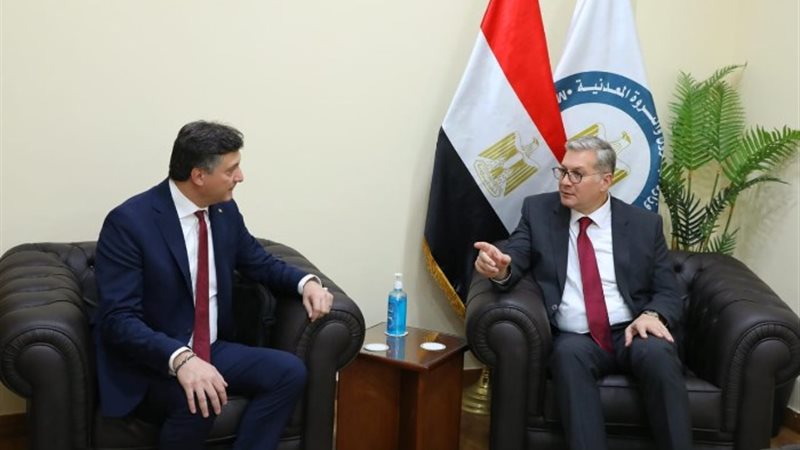 كريم بدوي وزير البترول والثروة المعدنية