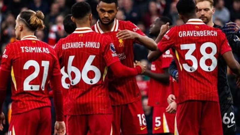 لاعبي ليفربول