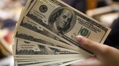 انخفاض مفاجئ لسعر الدولار في ختام اليوم الأربعاء 8 يناير 2025