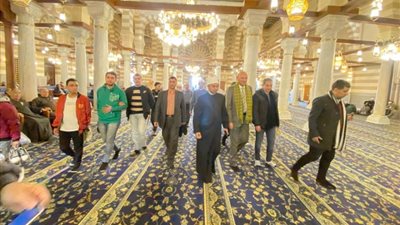 «الأوقاف» تطلق أول برنامج للسياحة الدينية بزيارة مسجد السيدة زينب