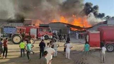 السيطرة على حريق نشب بمصنع تدوير مخلفات في نجع حمادي