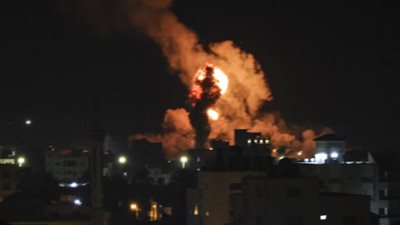 طائرات الاحتلال تشن غارتين على مخيم النصيرات وسط قطاع غزة