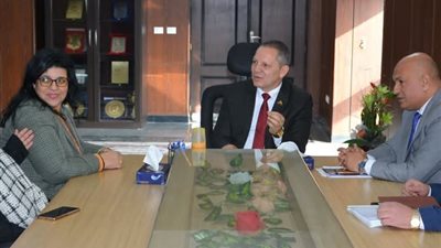رئيس جامعة دمياط يلتقي مدير عام المحافظة على التراث