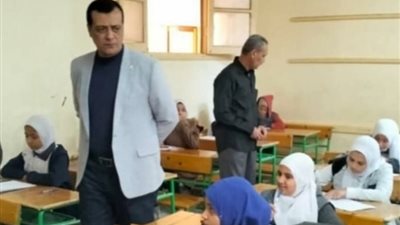 إحباط محاولة طالبة ثانوي تسريب امتحان اللغة الإنجليزية بطهطا في سوهاج
