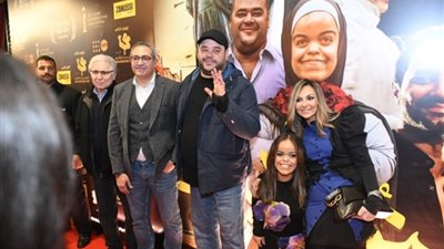 بحضور داليا البحيري ومحمد ممدوح، احتفال نجوم فيلم «سنوو وايت» في العرض الخاص