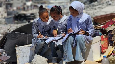 حصيلة دموية مرعبة للعدوان، طلاب غزة والضفة يدفعان الثمن بآلاف الشهداء والمصابين