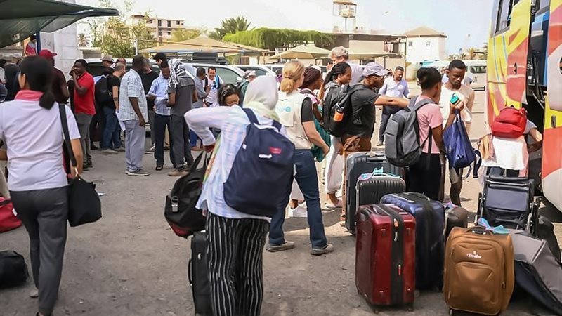 السودانيين يغادرون القاهرة