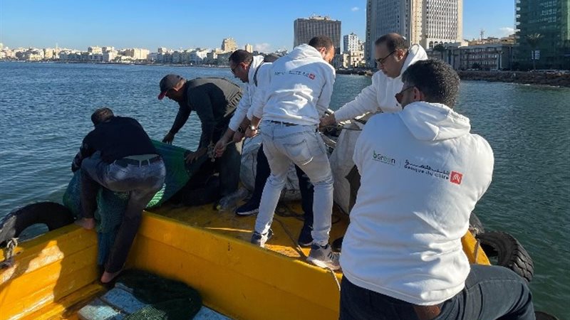 تنظيف موانئ الصيادين في الإسكندرية