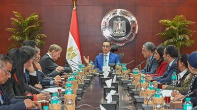 للاستفادة من الخبرات الألمانية، وزير الاستثمار يلتقي اتحاد الصناعات البافاري