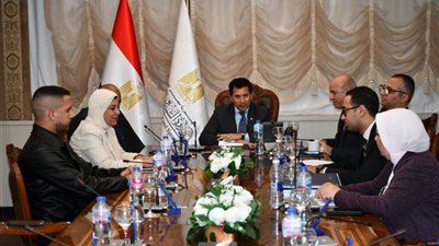 وزير الرياضة يتابع ترتيبات معرض «بيزنس يا شباب» لدعم الشركات الناشئة