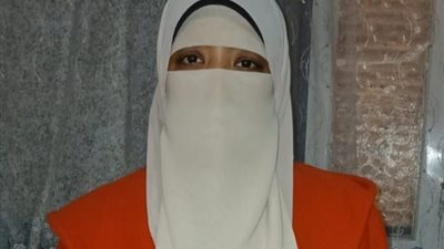 من المحاماة إلى أصغر مأذونة شرعية بقنا.. قصة كفاح سيدة بالصعيد (صور)