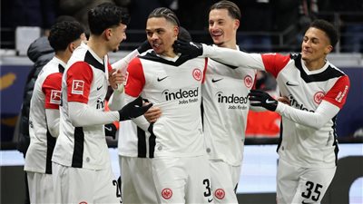 في غياب مرموش، فرانكفورت يقهر دورتموند بثنائية نظيفة ويحتل المركز الثالث في البوندسليجا