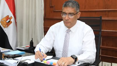 محافظ الجيزة يتابع أعمال توصيل كابلات الجهد العالي لدعم محطة مياه جزيرة الذهب