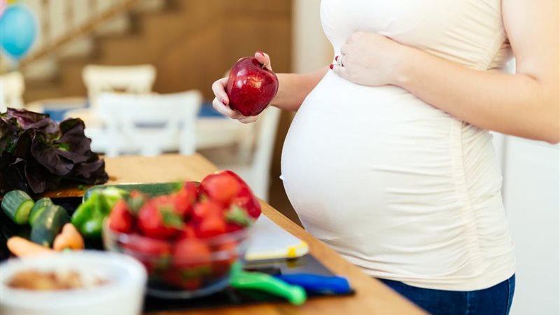 تعبيرية عن السمنة خلال الحمل والولادة