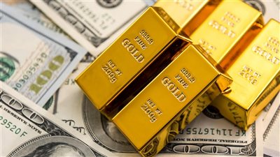 الذهب العالمي يسجل أداء قياسي وسط تراجع الدولار للأسبوع الثالث
