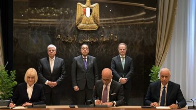 الأول من نوعه.. رئيس الوزراء يشهد توقيع مذكرة تفاهم مع جامعة إكستر البريطانية في مصر
