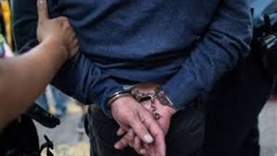 استغل فرحتهم بالجائزه وخد فلوسهم، حبس نصاب خدمة العملاء