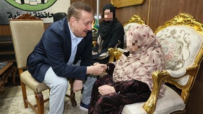 محافظ المنوفية يسلم كراسي متحركة ومساعدات مالية لـ 60 حالة إنسانية من ذوي الهمم 