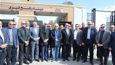 رئيس جامعة المنوفية يرافق وزير التعليم العالي فى الجولة التفقدية لمعبر رفح