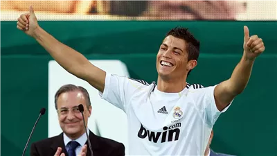 بعد انتهاء ولايته السابعة في 2029، هل يخلف رونالدو «بيريز» في رئاسة ريال مدريد؟