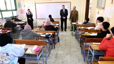 استبعاد رئيس لجنة وضبط خمس طلاب بامتحانات الشهادة الإعدادية في المنوفية (تفاصيل)