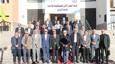 رئيس جامعة المنوفية يشارك فى اجتماع الكوادر الطبية بالمستشفيات الجامعية بالعريش