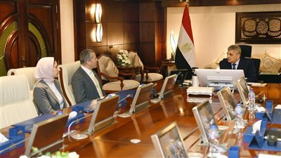 أسامة ربيع: قناة السويس جاهزة لاستقبال السفن مع بدء الهدنة بالبحر الأحمر