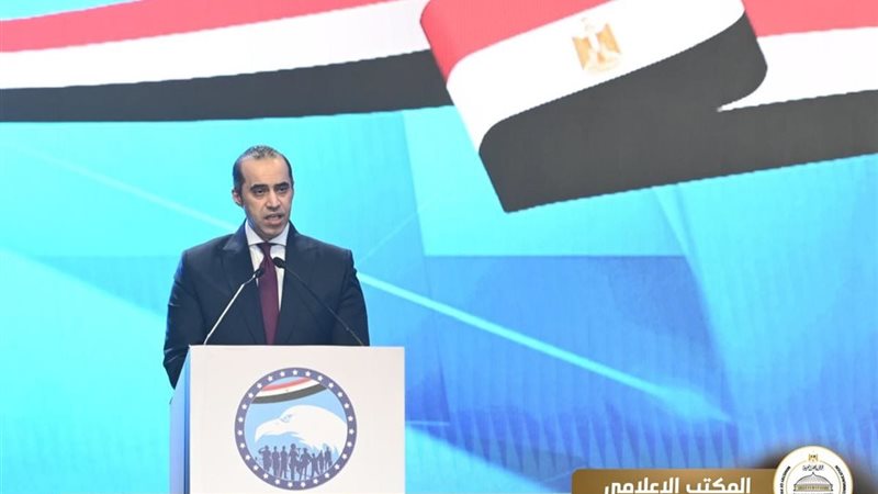المستشار محمود فوزي، وزير الشئون النيابية والقانونية والتواص