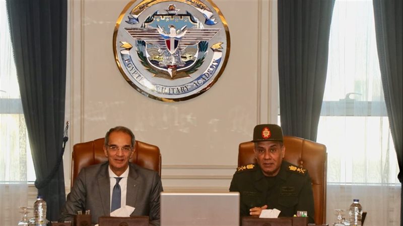  الفريق أشرف سالم زاهر ووزير الاتصالات المصري