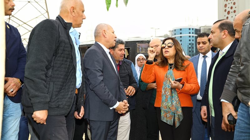 التنمية المحلية ومحافظ القاهرة يتفقدان تنفيذ المرحلة الأولي 